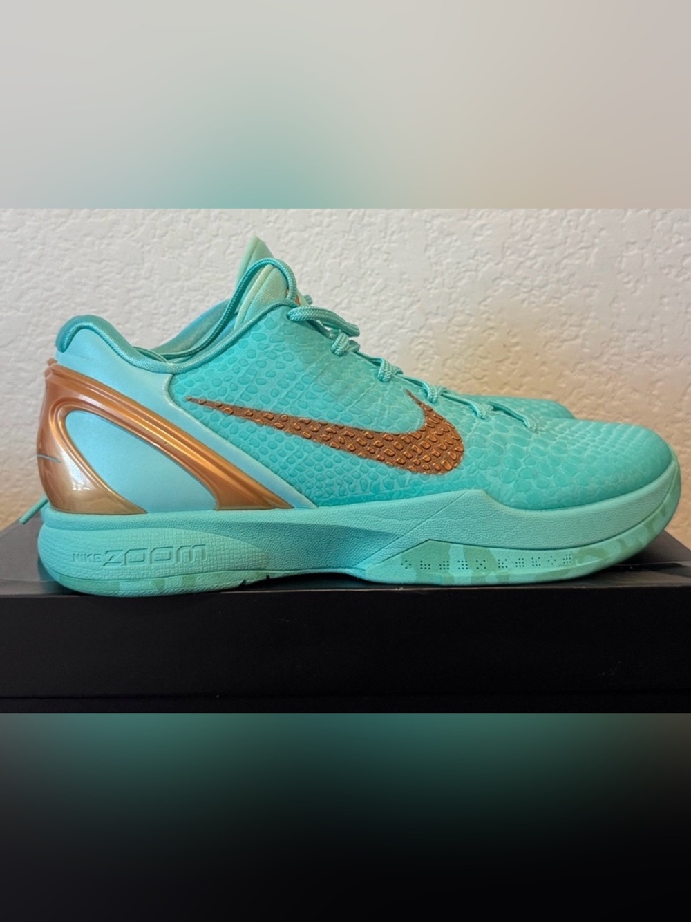 Nike Kobe 6 Statue Liberty Turquoise and Copper Performance Sneakers